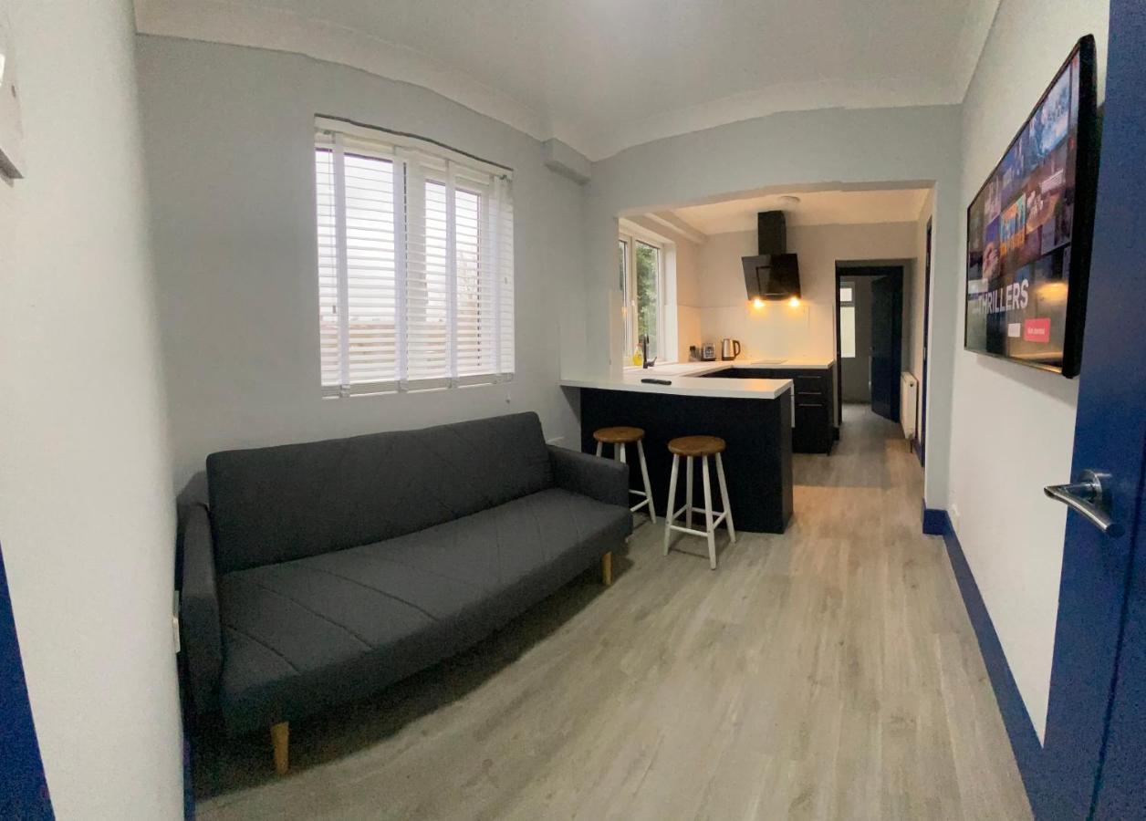Harewood Lodge - Single And Double Rooms Self Serve Apartment King's Lynn Bagian luar foto